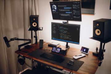 Stream Deck ainda vale a pena em 2026? Ou os agentes de IA já assumiram esse papel? Gemini_Generated_Image_jhm17wjhm17wjhm1